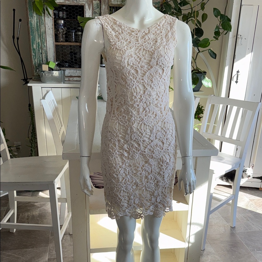 Temperance XS Elegant crochet Lace Sleeveless mini Dress cream